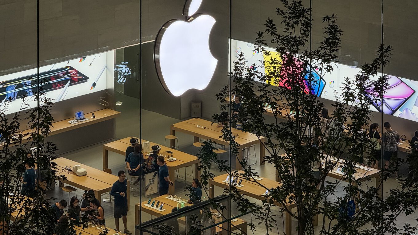 The iPhone 17 Air Could Use a Silicon-Carbon Battery. What Is It?